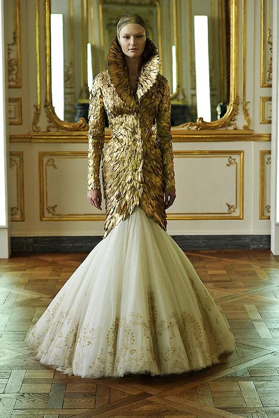 Look 16